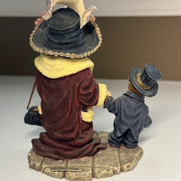 Yesterday's Child, The Dollstone Collection, Style 3529, Amy and Edmund Momma's - Picture 3 of 8